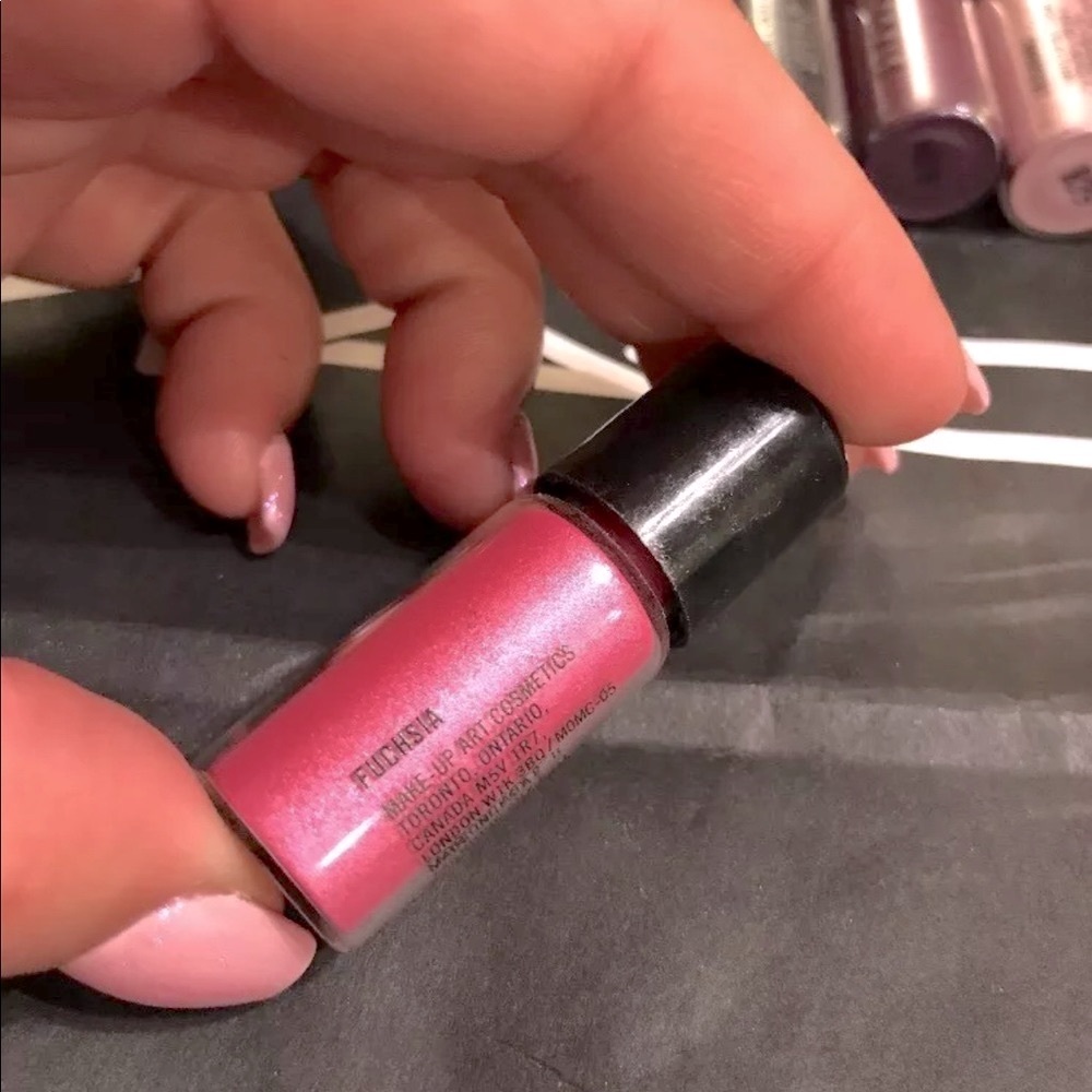 MAC Cosmetics Loose Color Powder *Fushia* - Picture 1 of 4